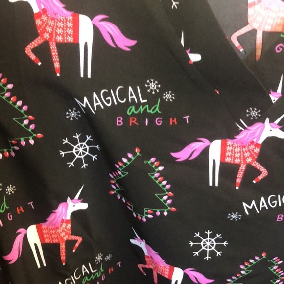 White Cross Womens scrub top NWT. Multiple sizes available. 618 MGB - Picture 2 of 3